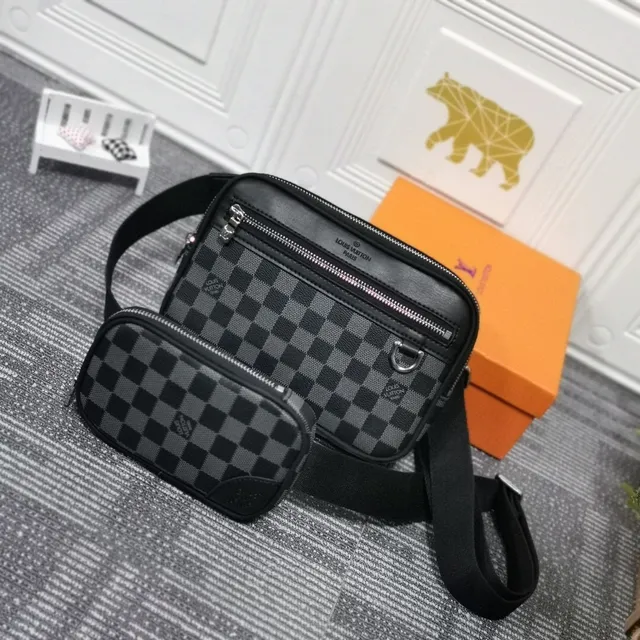 Louis Vuitton Multi Pochette Accessoires Monogram Bolsa de Cintura Negro de Moda 10