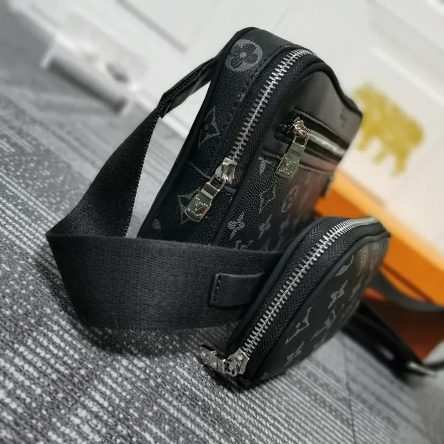 Louis Vuitton Multi Pochette Accessoires Monogram Bolsa de Cintura Negro de Moda 17