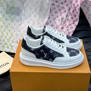 Louis Vuitton Tênis Lifestyle Navy Branco Monograma Impresso Sobreposições de Couro Superior