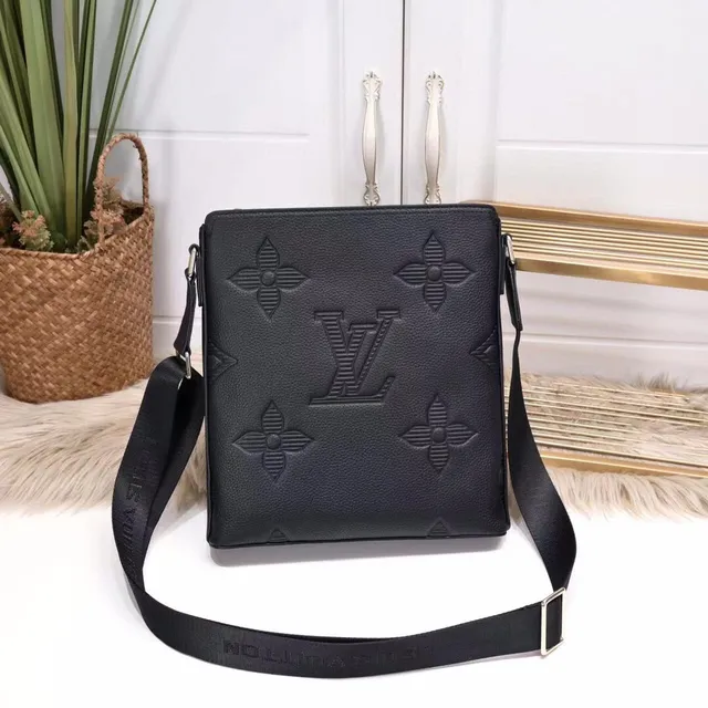 Louis Vuitton OnTheGo Black Embossed Monogram গঠিত আয়তাকার সিলহুয়েট মেসেঞ্জার ব্যাগ 5