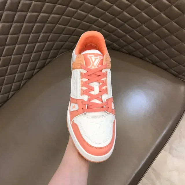 Sneakers Lifestyle Louis Vuitton Orange Blanc Tige Multi-Matériaux Stratifiés Monogramme Emboss 4