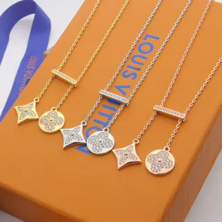 Colares Louis Vuitton com charm de cristal pavé em quatrofolhas e estrela