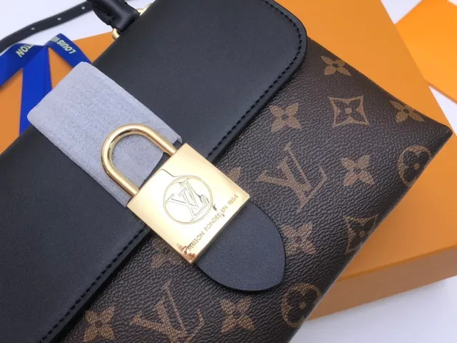 Louis Vuitton Petite Malle Monogram Canvas भूरा और काला टोट बैग 4