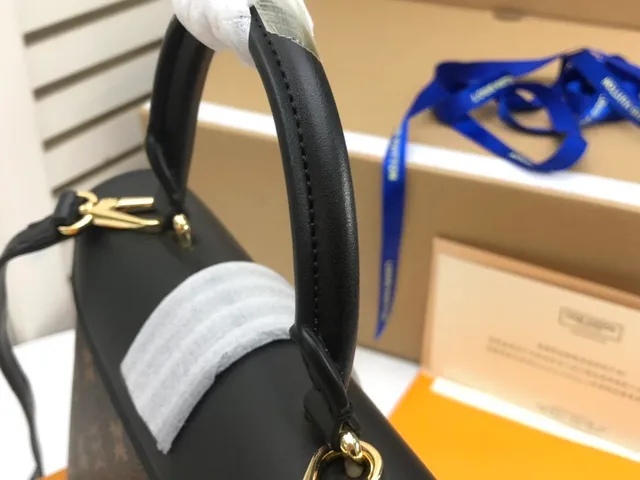 Louis Vuitton Petite Malle Monogram Canvas भूरा और काला टोट बैग 6
