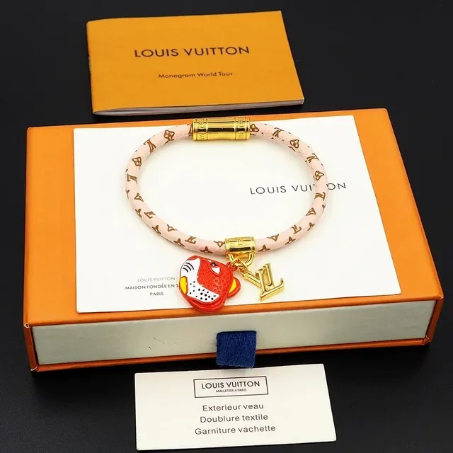 Louis Vuitton Pulseira com Faixa de Monograma Trançada em Ouro Rosa com Charme de Tigre Esmaltado 2