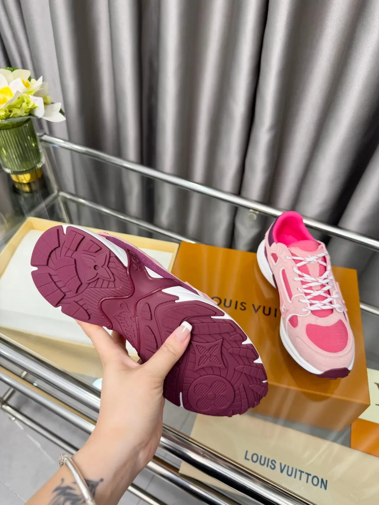 Louis Vuitton Sneakers Chunky Rose Violette Stratifiées Multi-Panneaux Supérieur Sculpté Semelle Média Blanche 3