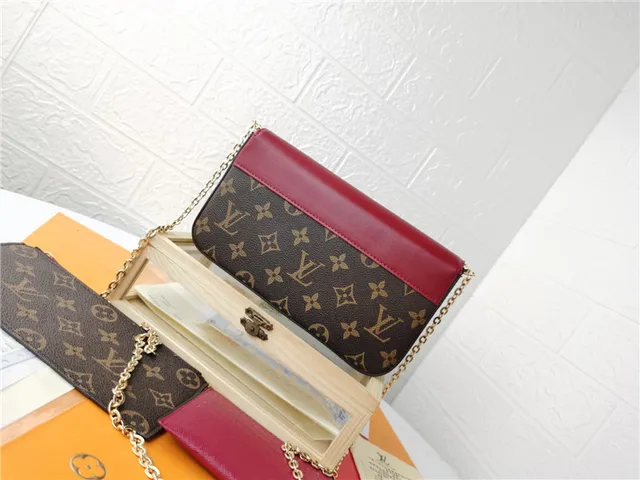 Louis Vuitton Pochette Accessoires भूरा लाल एन्वेलप-फ्लैप मोनोग्राम प्रिंट लंबा वॉलेट 23
