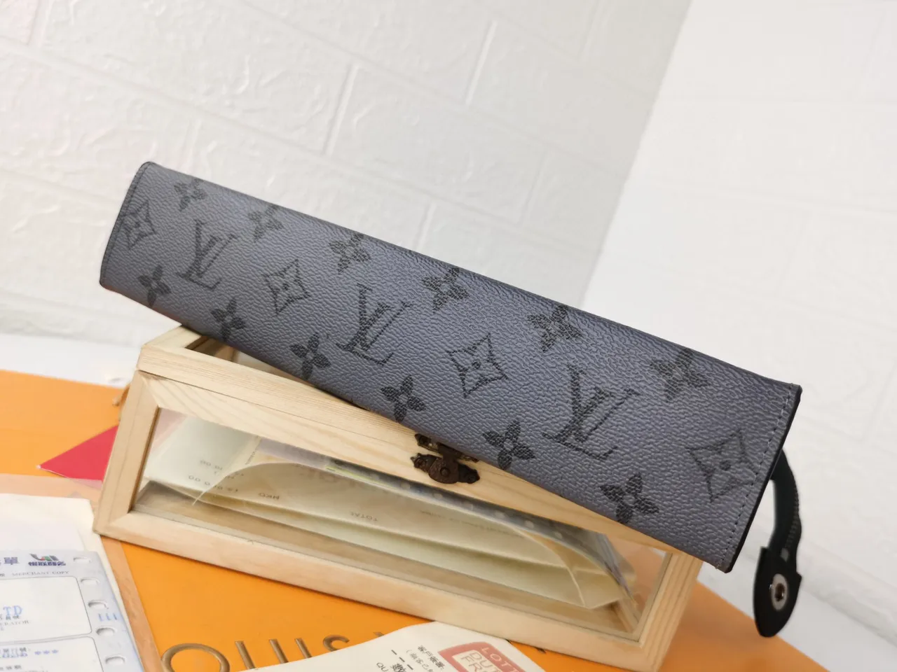 लुई विटन Pochette Accessoires चारकोल ग्रे Monogram Eclipse लिफाफा क्लच 5