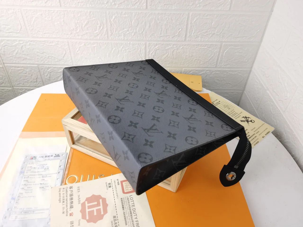 लुई विटन Pochette Accessoires चारकोल ग्रे Monogram Eclipse लिफाफा क्लच 7