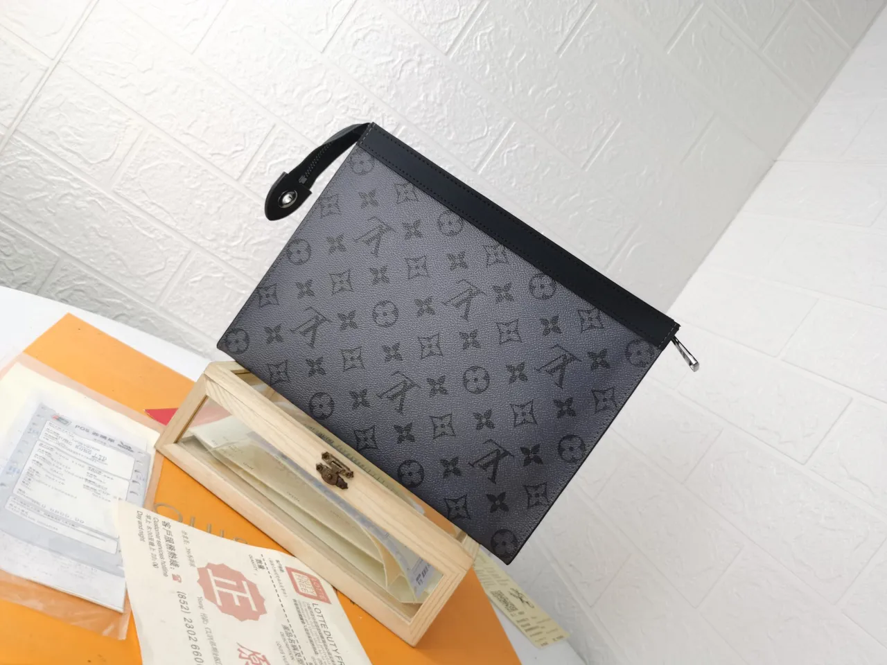 लुई विटन Pochette Accessoires चारकोल ग्रे Monogram Eclipse लिफाफा क्लच 8