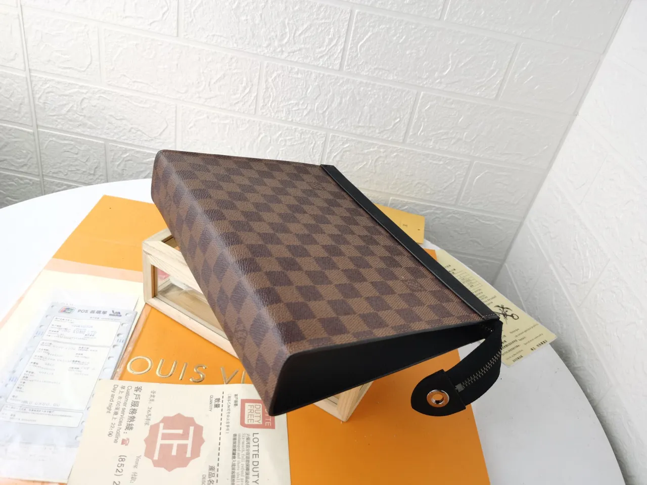 लुई विटन Pochette Accessoires चारकोल ग्रे Monogram Eclipse लिफाफा क्लच 15