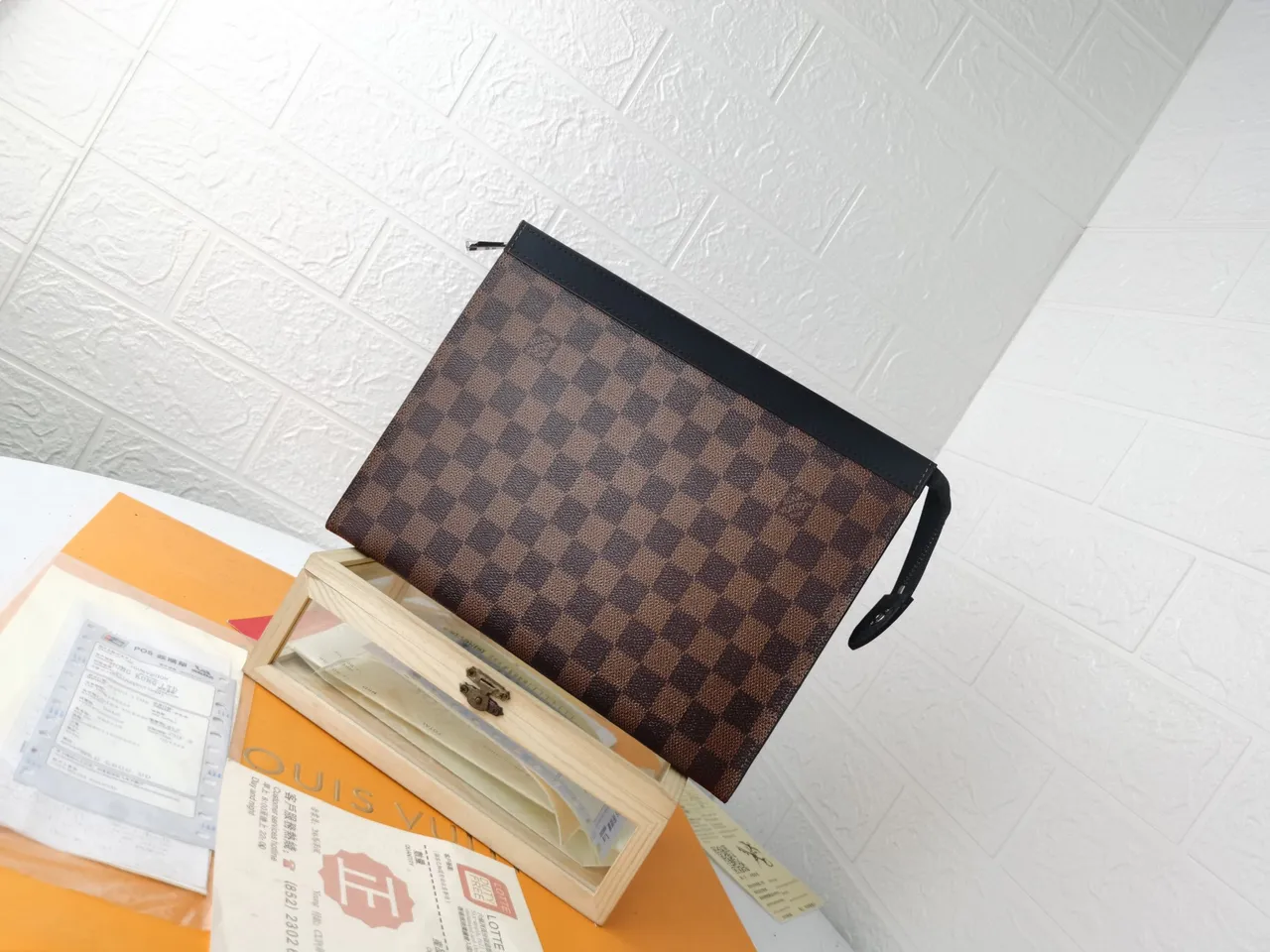लुई विटन Pochette Accessoires चारकोल ग्रे Monogram Eclipse लिफाफा क्लच 18