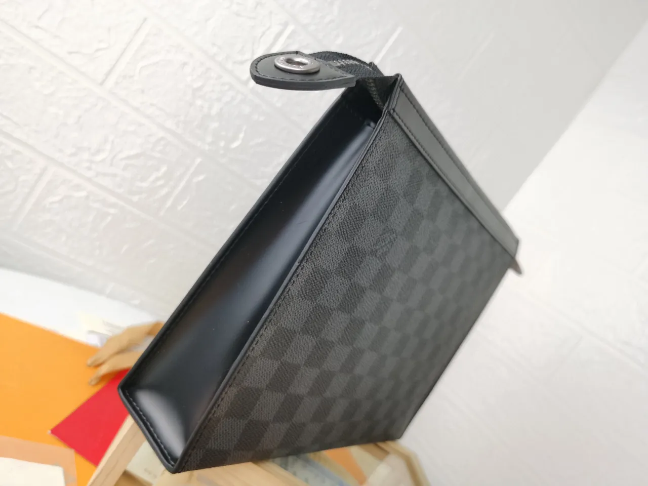 लुई विटन Pochette Accessoires चारकोल ग्रे Monogram Eclipse लिफाफा क्लच 23