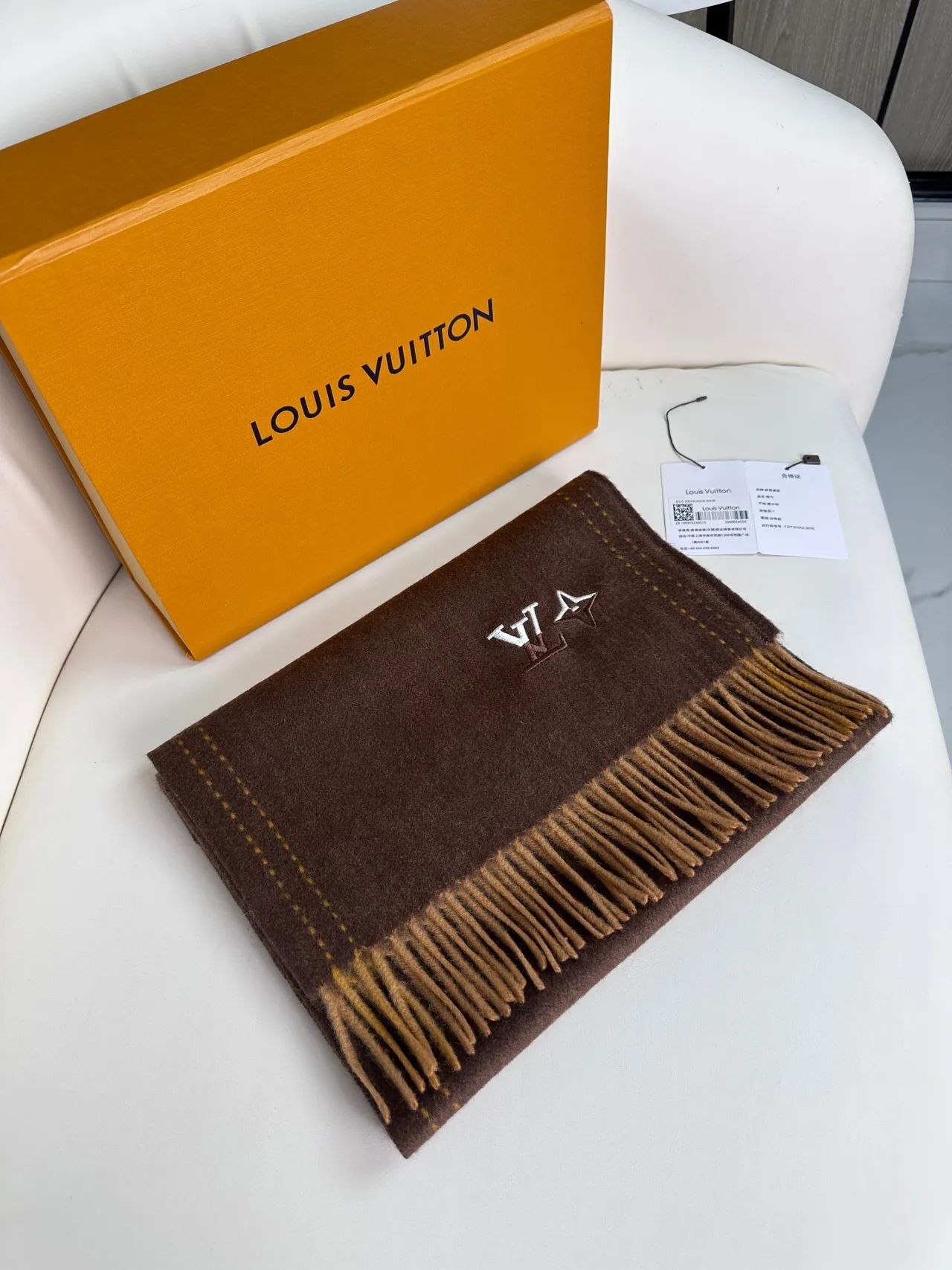 Louis Vuitton Reykjavik Noir शाल كشمير 6
