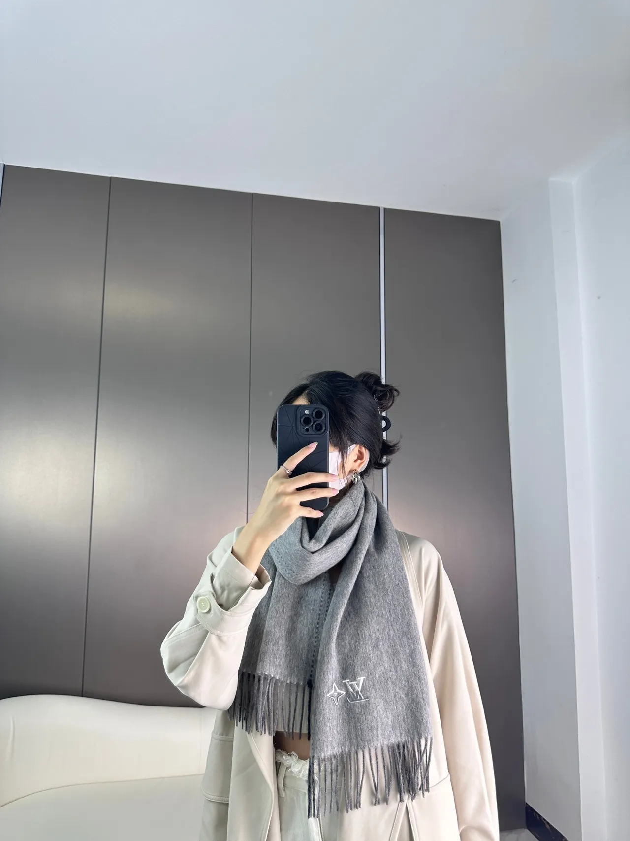 Louis Vuitton Reykjavik Noir Gray ক্যাশমিয়ার শাল 4