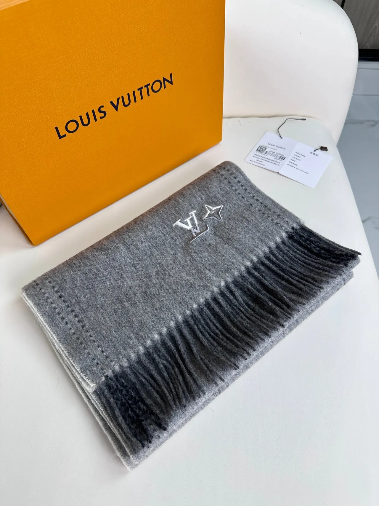 Louis Vuitton Reykjavik Noir Gray ক্যাশমিয়ার শাল 6