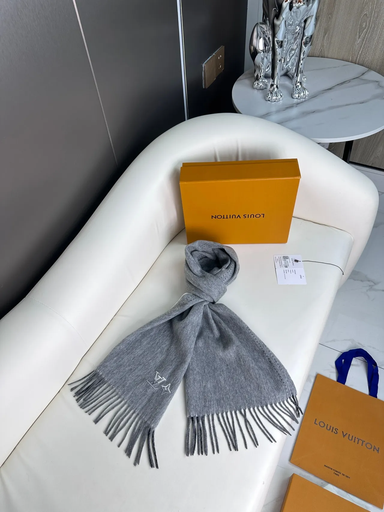 Louis Vuitton Reykjavik Noir Gray ক্যাশমিয়ার শাল 8