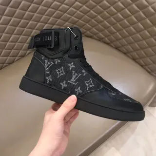 Louis Vuitton Run Away Zapatillas Lifestyle Negro y Gris Top Alto Monogramadas de Textil
