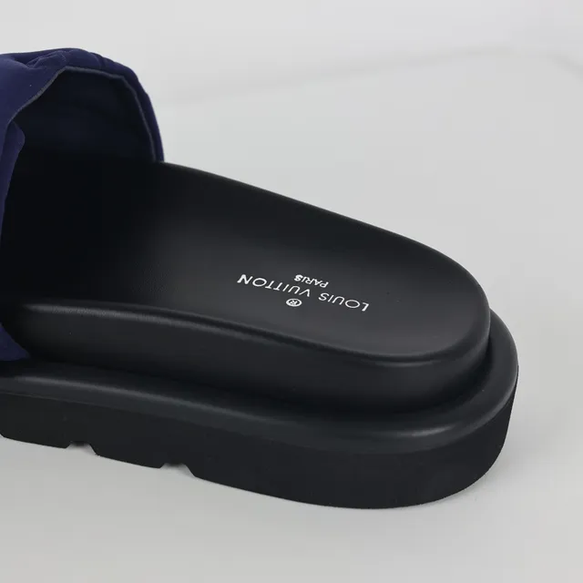 Louis Vuitton Run Away أزرق بحري مونوغرام مطبوع زبلات منزلية 4