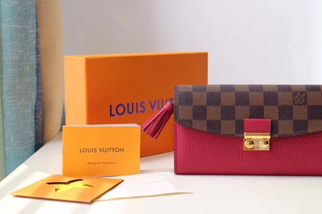 Louis Vuitton Sarah rojo marrón Damier Check lona solapa cuero suave cuerpo billetera larga 18