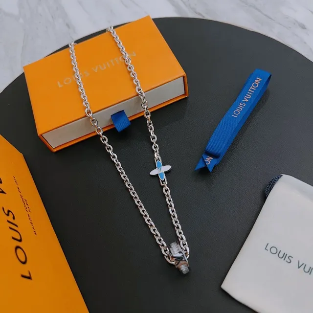 Louis Vuitton Chaîne Curb Bleu Argent Pendentif Papillon Émaillé Collier 9