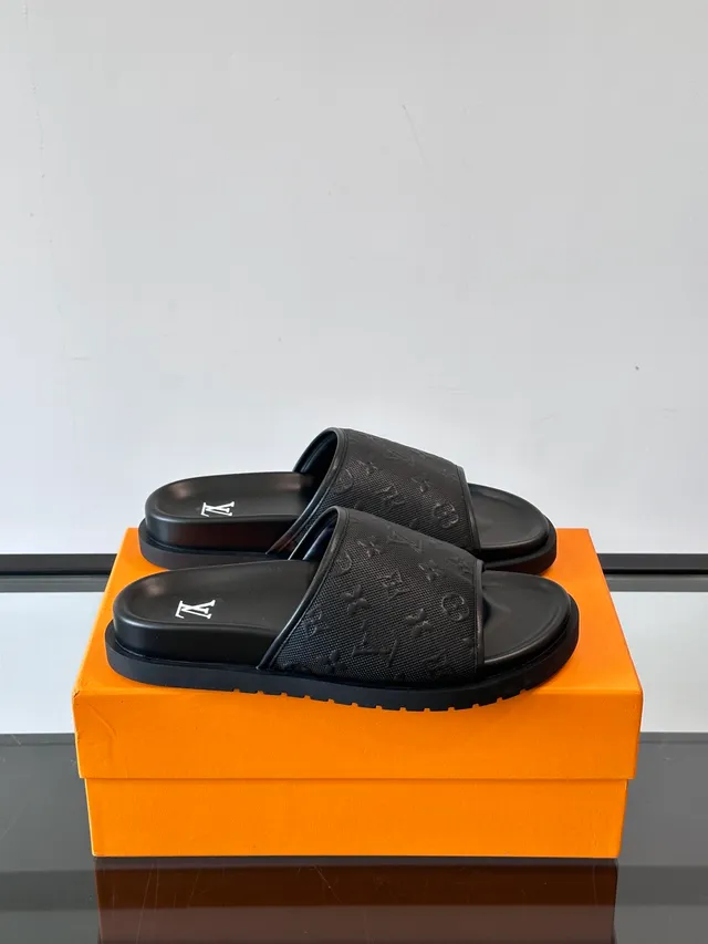 Louis Vuitton Slide Preto Branco Monogramado Solado de Borracha Moldado Chinelo 9
