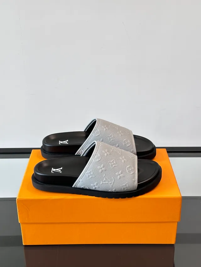 Louis Vuitton Slide Preto Branco Monogramado Solado de Borracha Moldado Chinelo 12