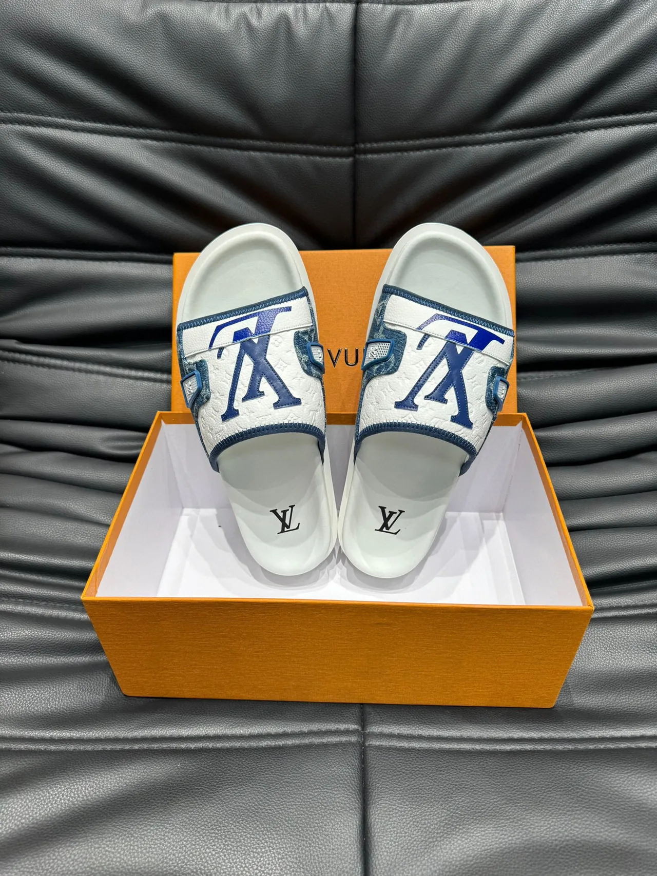Louis Vuitton Slide 白色和蓝色 Monogram 牛仔布鞋带拖鞋 5