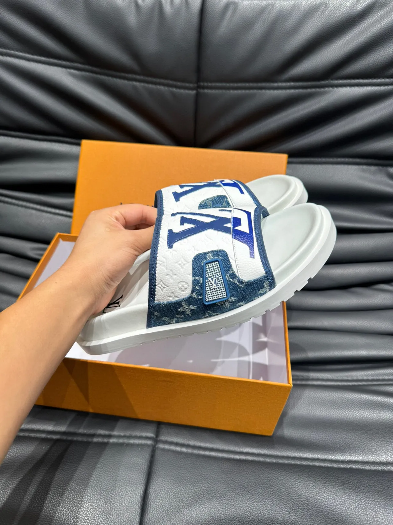 Louis Vuitton Slide 白色和蓝色 Monogram 牛仔布鞋带拖鞋 6