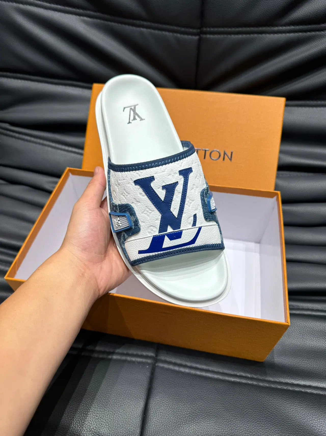 Louis Vuitton Slide 白色和蓝色 Monogram 牛仔布鞋带拖鞋 7