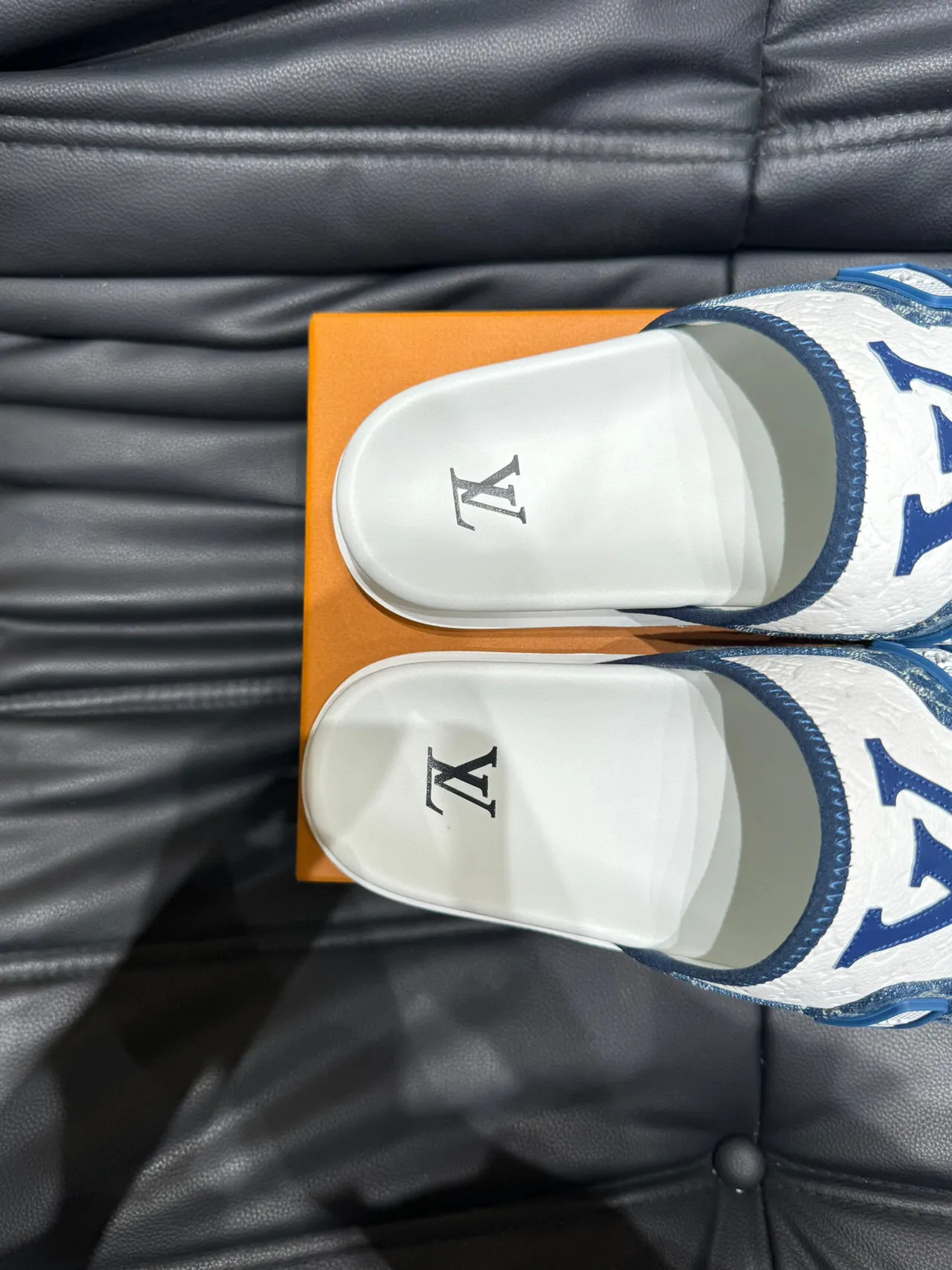 Louis Vuitton Slide 白色和蓝色 Monogram 牛仔布鞋带拖鞋 9