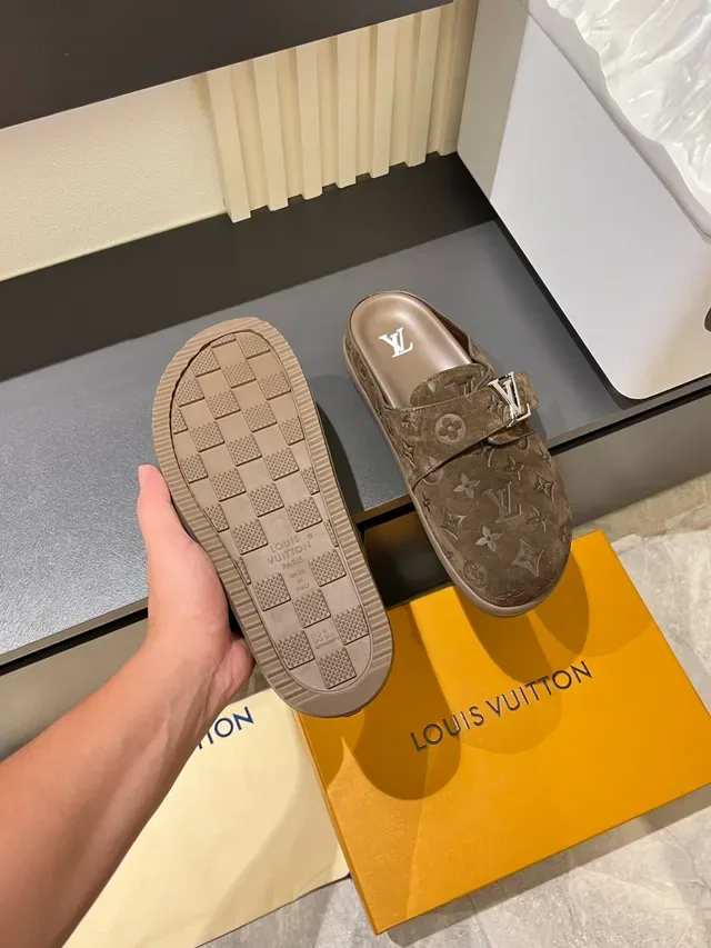 Louis Vuitton Zapatillas Negras Monogram Cuero Correa con Hebilla Casual 3
