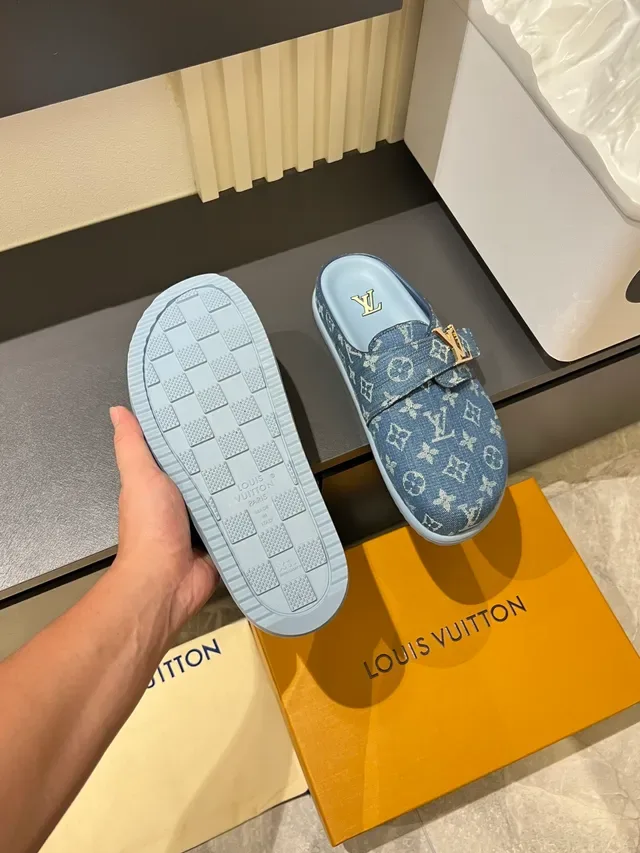 Louis Vuitton Zapatillas Negras Monogram Cuero Correa con Hebilla Casual 8
