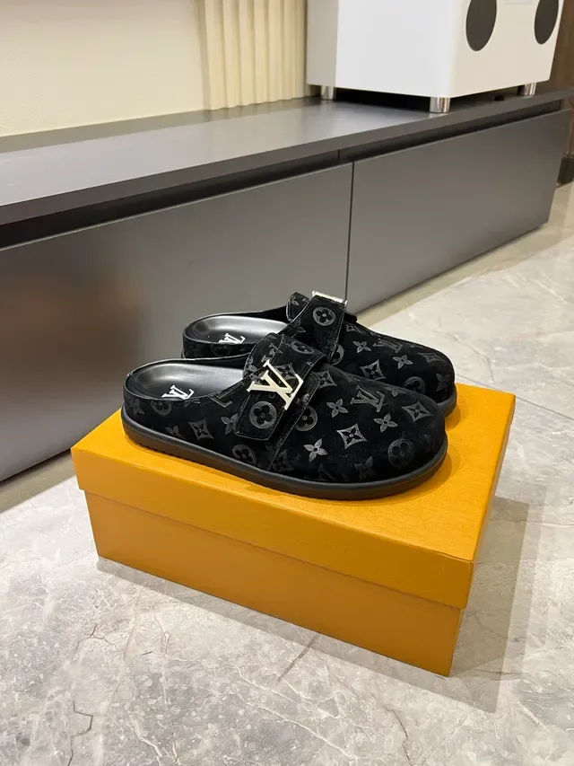 Louis Vuitton Zapatillas Negras Monogram Cuero Correa con Hebilla Casual 12