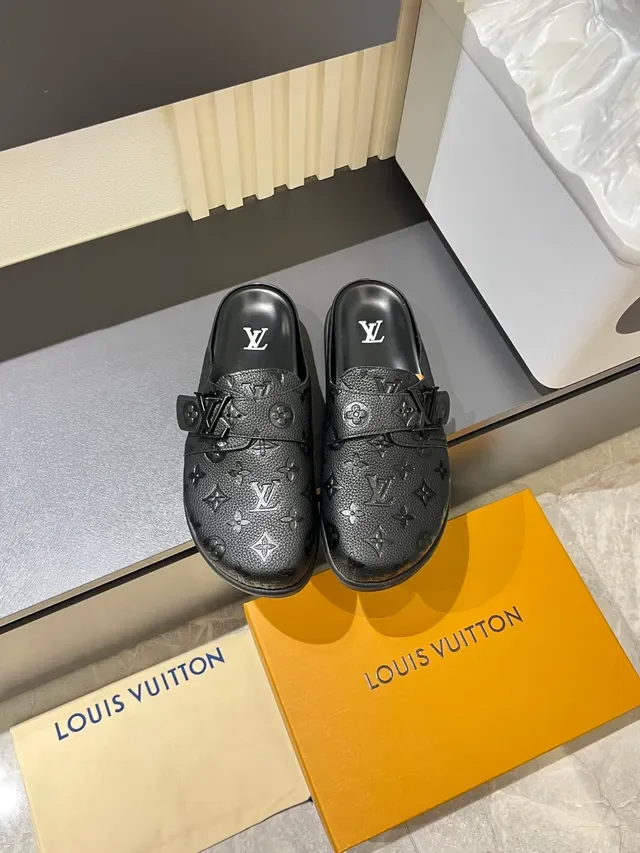 Louis Vuitton Zapatillas Negras Monogram Cuero Correa con Hebilla Casual 17