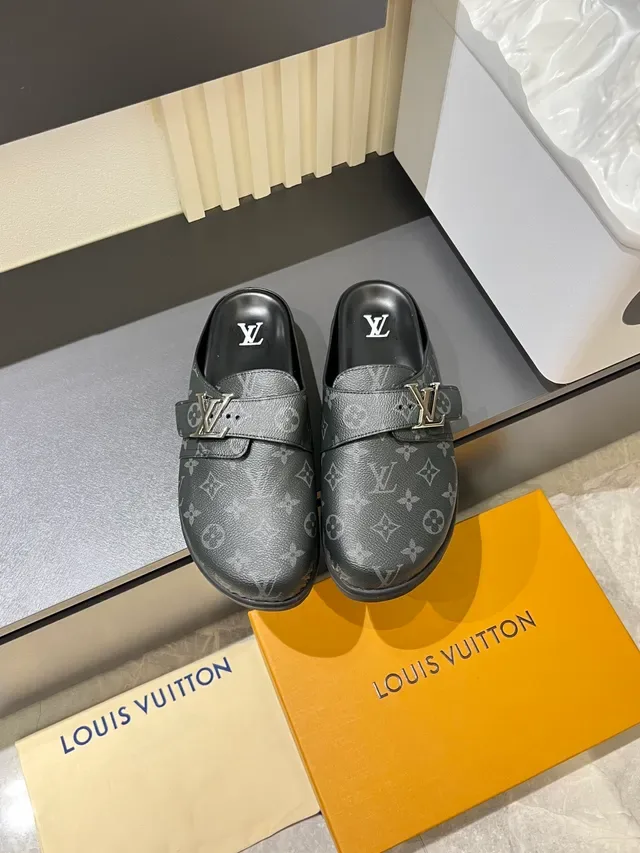Louis Vuitton Zapatillas Negras Monogram Cuero Correa con Hebilla Casual 24