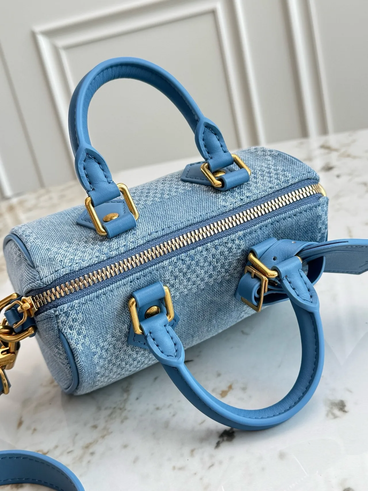 Louis Vuitton 结构桶形轮廓牛仔纹理花卉纹提花波士顿包 4