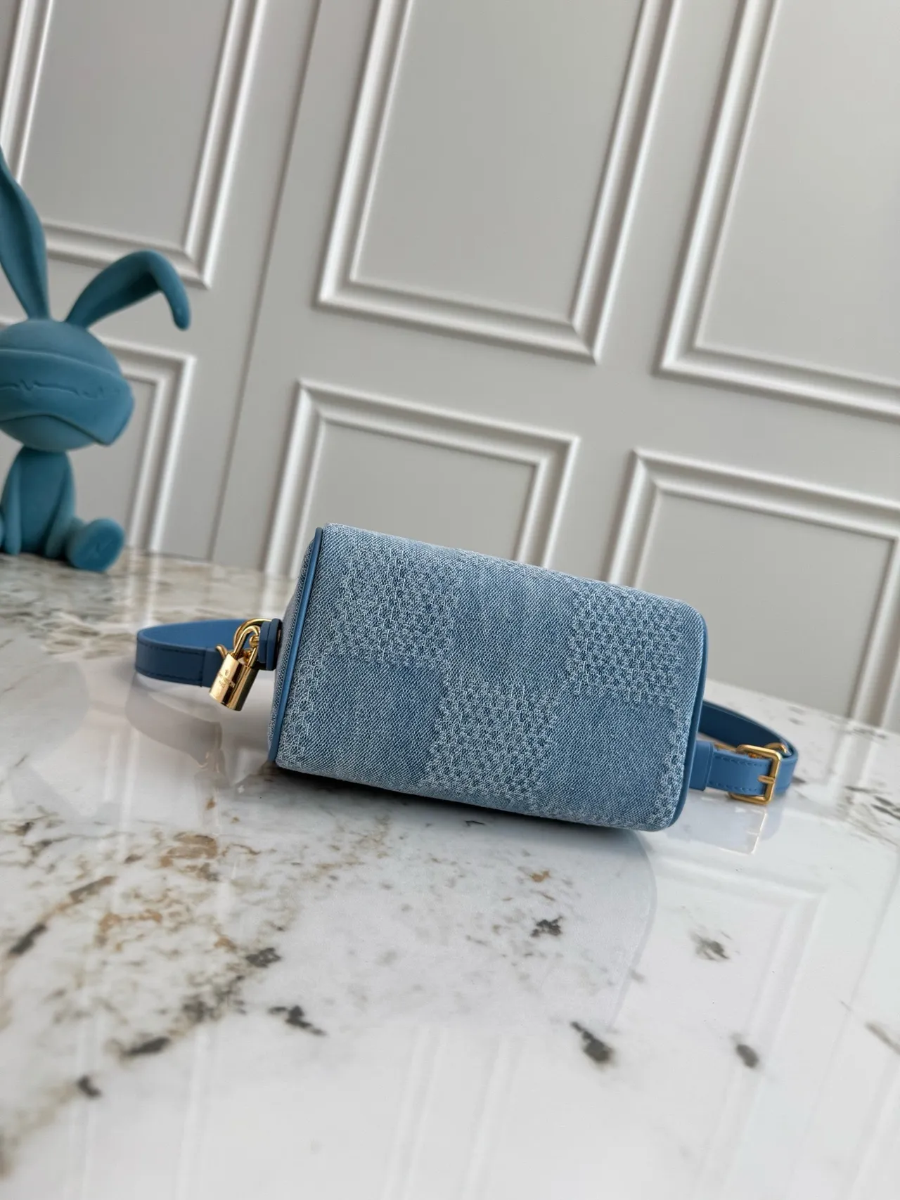 Louis Vuitton 结构桶形轮廓牛仔纹理花卉纹提花波士顿包 6