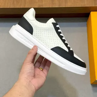 Louis Vuitton Sneakers Lifestyle Blancas Negras Monogramadas Lona Cuero Overlays