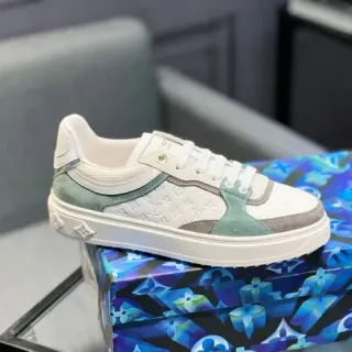 Louis Vuitton Branco e Verde Monogram-Embossed Couro Painéis de Camurça Sage Tênis Lifestyle