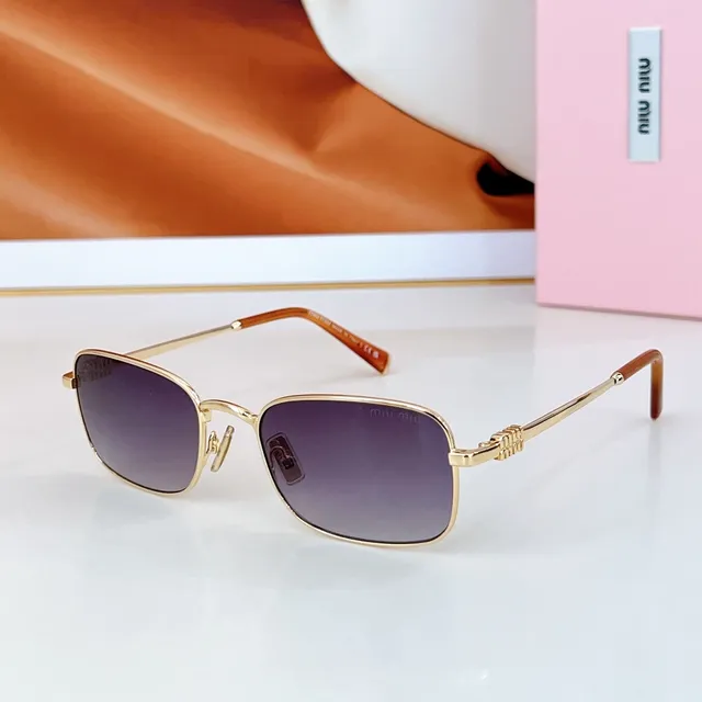 Miu Miu lunettes de soleil vert argent cadre rectangulaire construction métallique 7