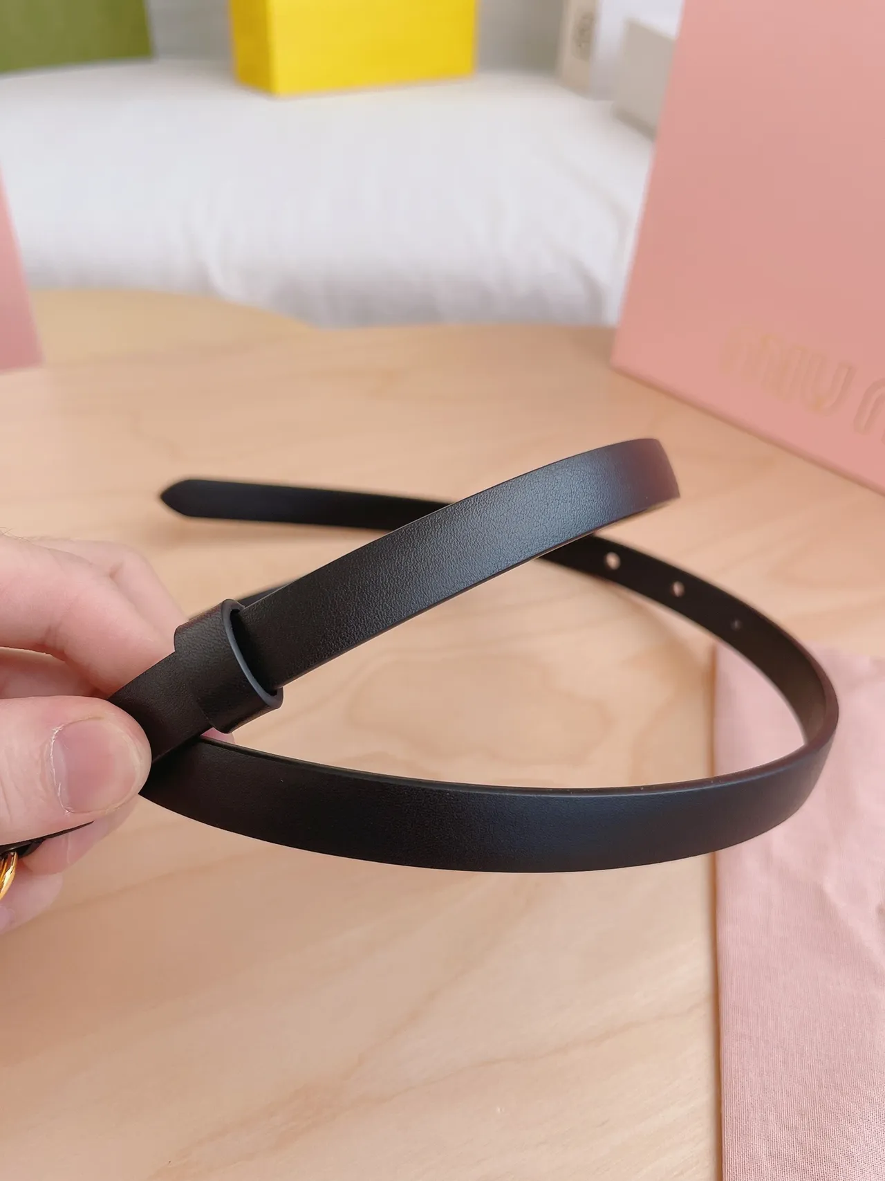 Miu Miu Logo 黑色金扣窄皮革腰带 6