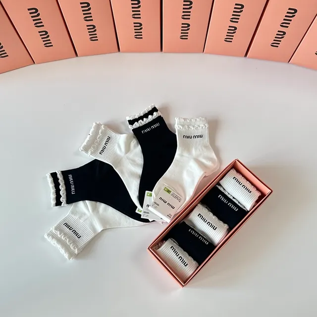 Miu Miu puños fruncidos Logo calcetines 3