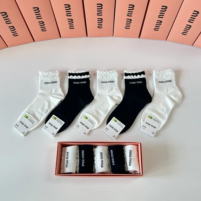 Miu Miu puños fruncidos Logo calcetines 9