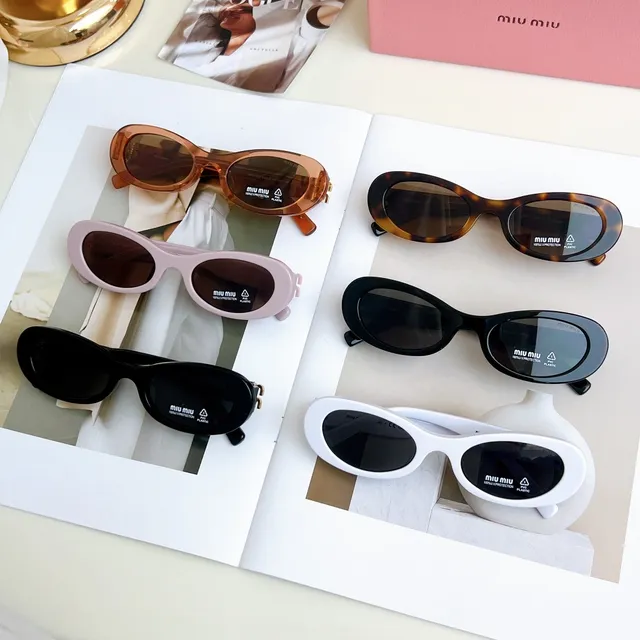 Miu Miu Wander Lunettes de Soleil Acétate Noire Ovale 3