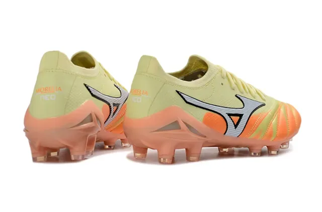 Mizuno Morelia Neo أصفر فاتح برتقالي أحذية كرة القدم للأرض الصلبة 5