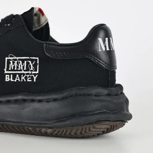MM6 Maison Margiela x Blakey غطاء أصابع القدم المتموج أسود سنيكرز ستايل حياة 4