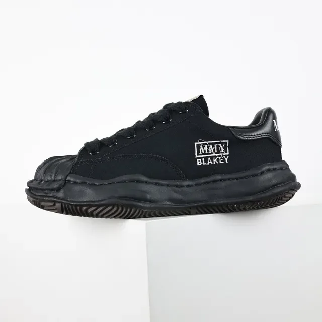 MM6 Maison Margiela x Blakey غطاء أصابع القدم المتموج أسود سنيكرز ستايل حياة 9