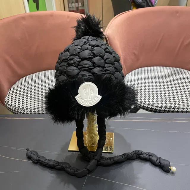 Moncler কালো ভুরা ফার-ট্রিম বুনা ক্রাউন বিনি 3