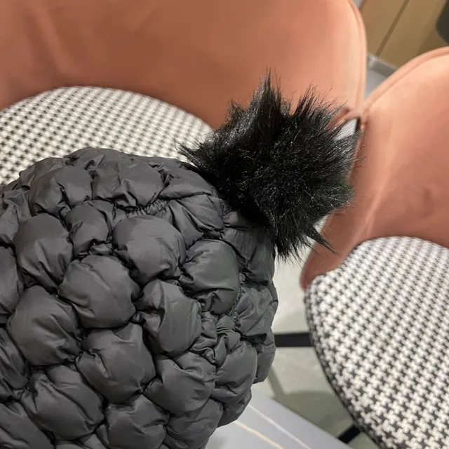 Moncler কালো ভুরা ফার-ট্রিম বুনা ক্রাউন বিনি 8